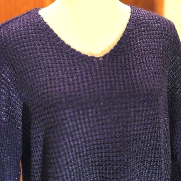 Chico's size 1 (S/8) Midnight Blue Pullover Sweater Top V-neck Metallic Knit - Picture 6 of 14